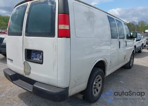 2010 Chevrolet Express G1500 z USA, uszkodzony, nr VIN 1GCUGADX9A1151201